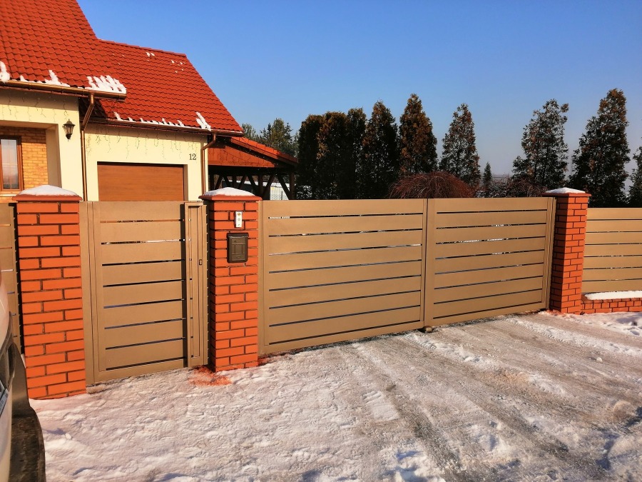 brama uchylna a 150